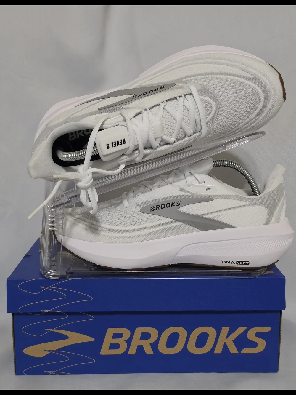 BROOKS Revel 9 White Gray Athletic Running Shoes US Women Size 10.5 (NWOT)